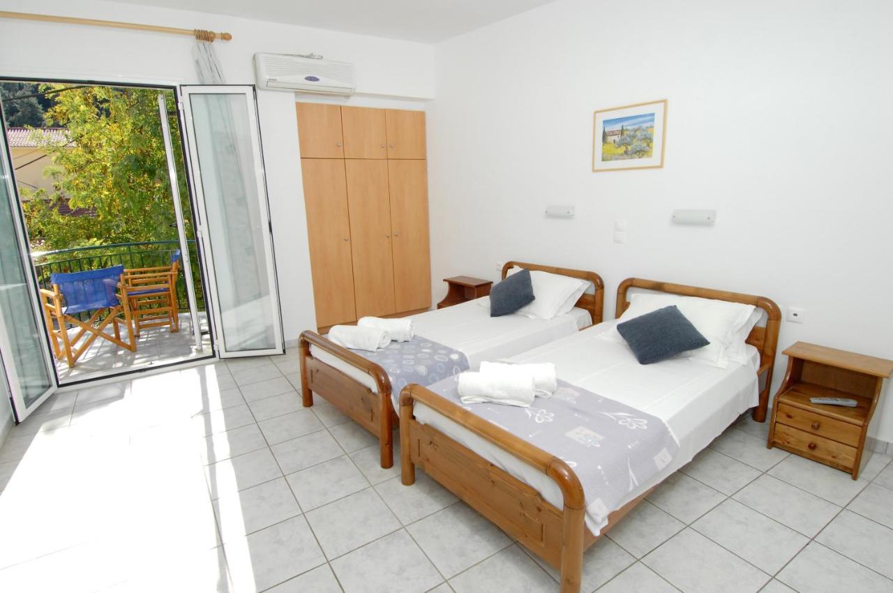 Alexis Studios And Apartments Agia Efimia Exterior foto